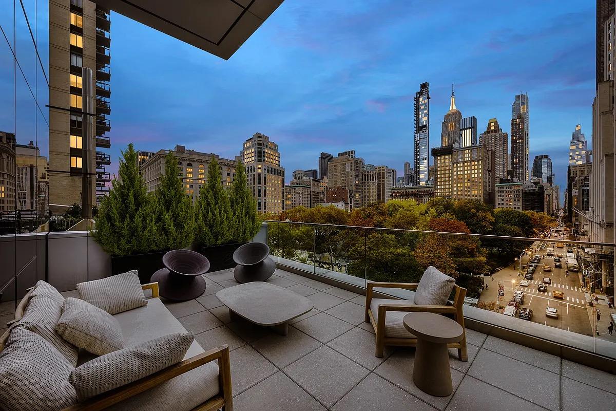 23 east 22 #8