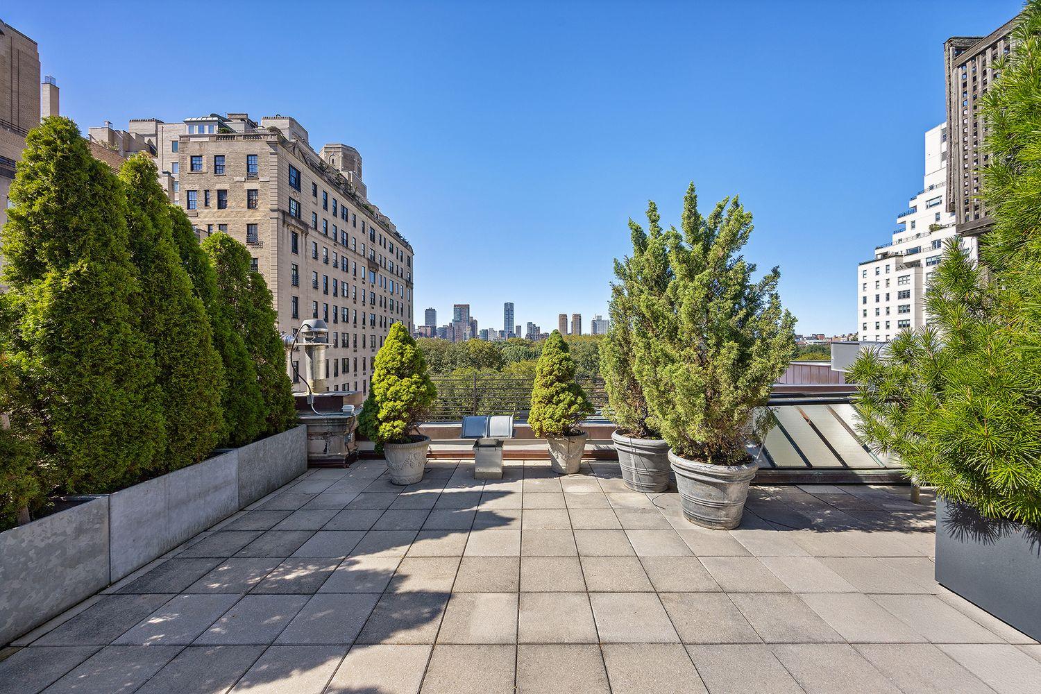15 east 70 #5b