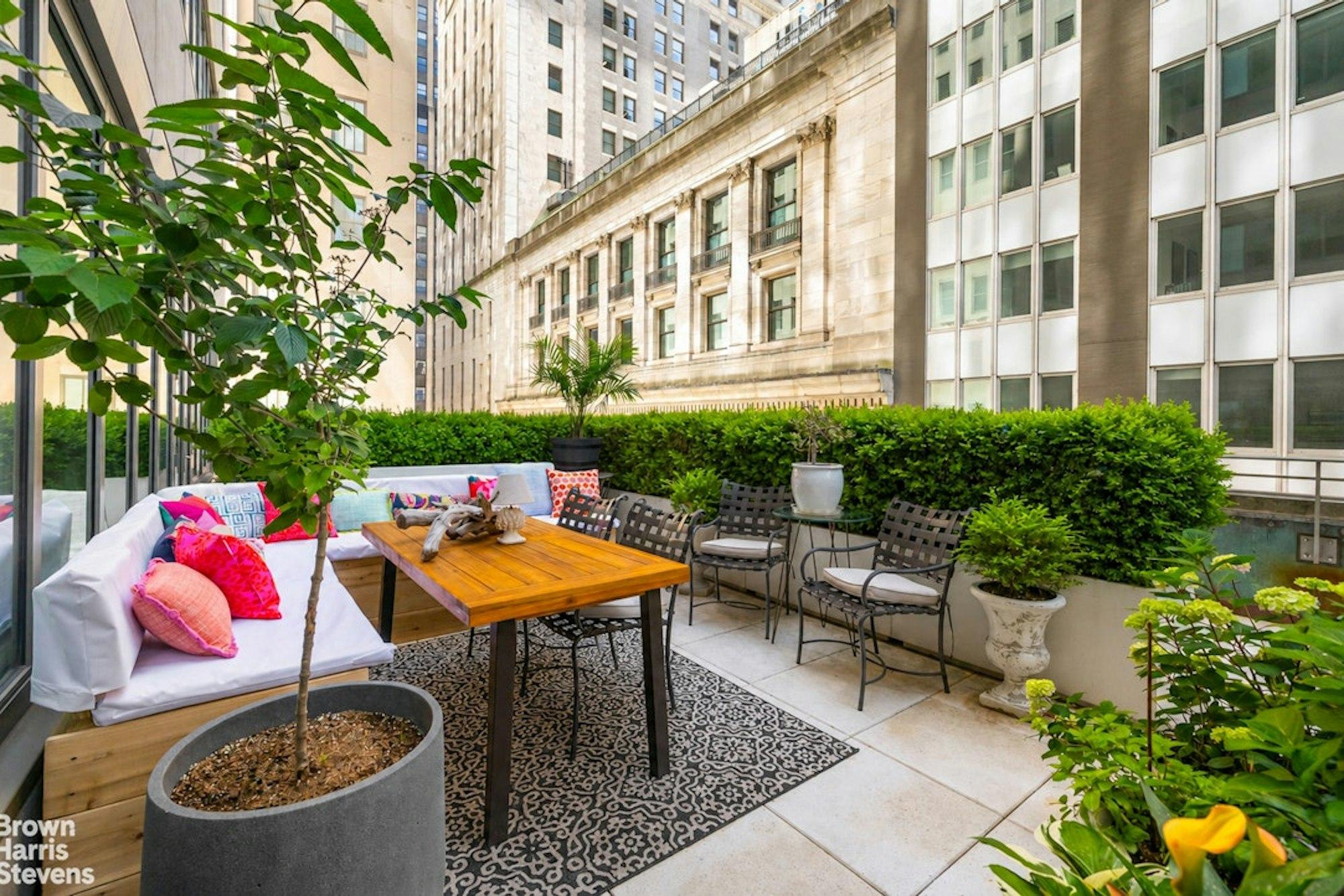 1 wall st #816